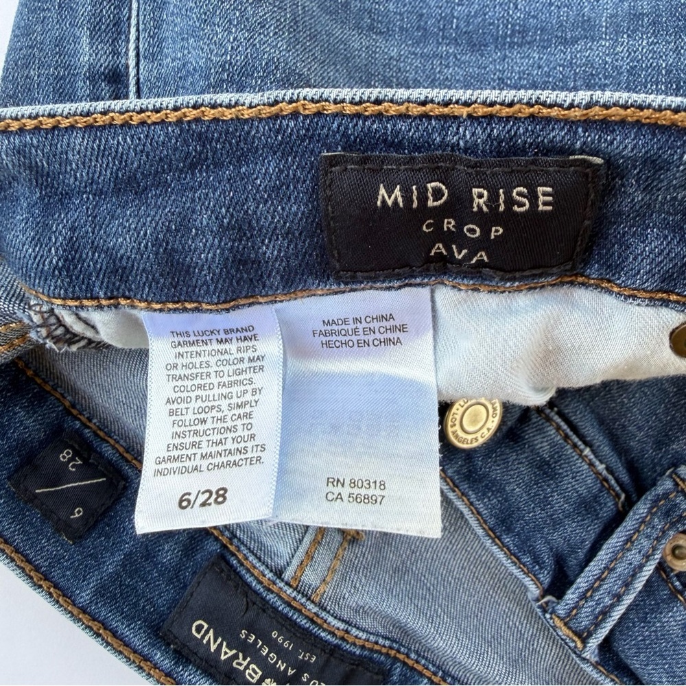 Woman’s Lucky Brand 🍀 Denim Jeans Mid Rise Crop Ava Size 6/28 - Picture 8 of 11